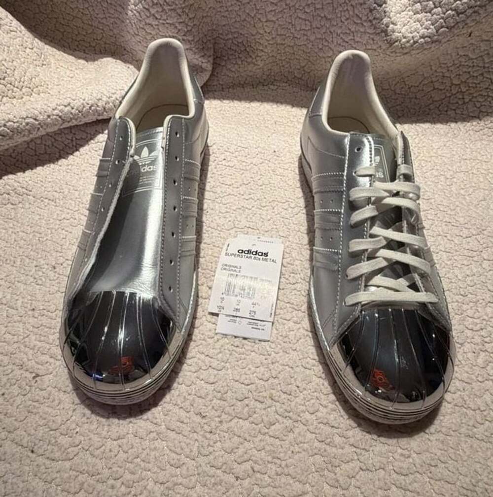Adidas Superstar 80s Metal Toe Metallic Silver Sneakers
Size 10.5